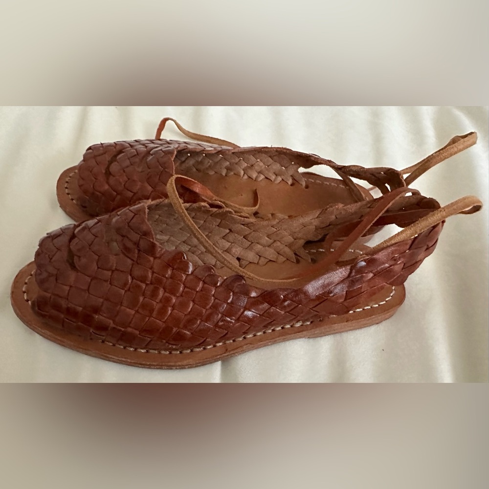 Huaraches Sophisticated Brown Leather Woven Sandals - Picture 4 of 5